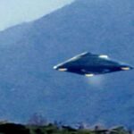 2024年 Passenger Filmed a Flying UFO, Then This Happened