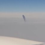 2024年 Bizarre Midair UFO Sighting Freaks Out Plane Passengers | New York Post