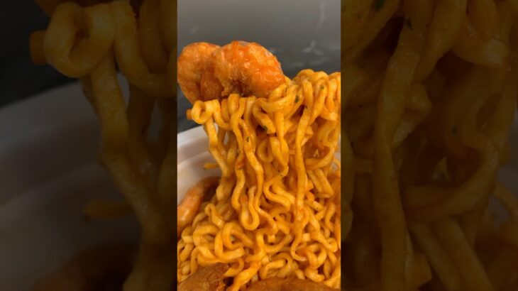 2024年 Mì cay U.F.O cấp 2 cùng tôm chiên UFO Spicy Noodles Level 2 with Fried Shrimp #shorts
