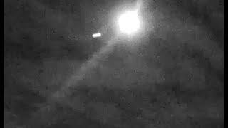2024年 UFO Caught On Night Vision Diving Into the Moon