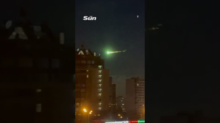 2024年 Watch moment mysterious giant green fireball UFO streaks over Moscow #russia #ukraine
